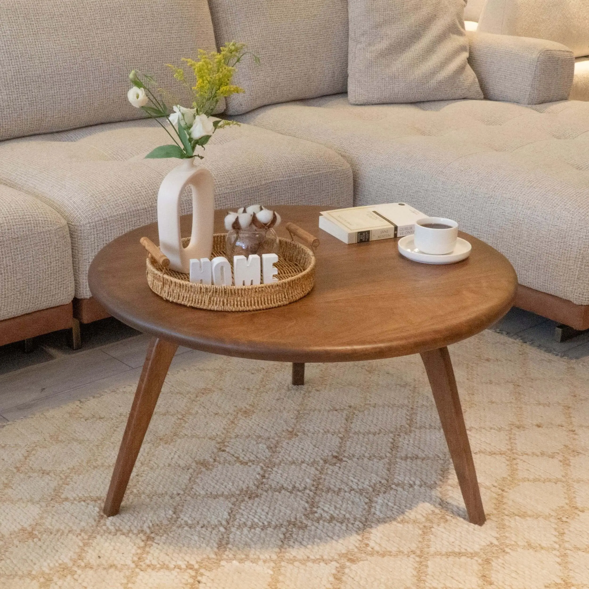 Oturma odanıza sıcak ve şık bir atmosfer kazandırır. Oturma odanıza sıcak ve şık bir atmosfer kazandırır.